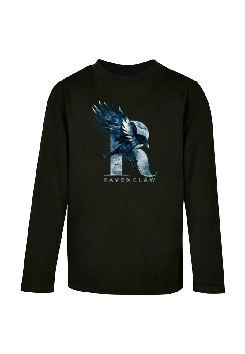 Musta pitkähihaisessa paidassa on grafiikkasuunnittelu, jossa on korppi sinisissä ja harmaissa sävyissä, sekä "R" ja "Ravenclaw" -teksti alla.