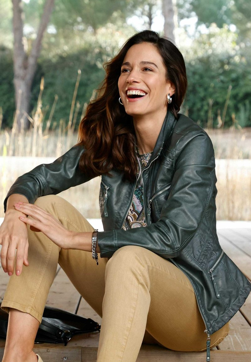Damen Leichte Jacken | MONA Kunstlederjacke tannengrün/grün - UA11958 Damen Leichte Jacken | MONA Kunstlederjacke tannengrün/grün - UA11958