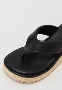 RAID SARA - Sandaler m/ tåsplit - black
