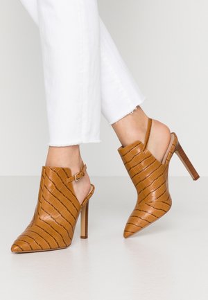 Bottines à talons hauts - tan