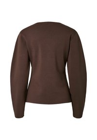 Chemise marron à manches longues avec une taille cintrée et un design simple, vue de dos sur un fond blanc.
