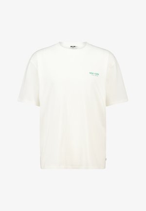 Witte katoenen t-shirt met een ronde hals, korte mouwen, met "NEW YORK" in groene tekst aan de linkerkant, klassieke boxy pasvorm.