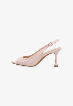 Lichtroze dames slingback hoge hak met open teen en klein gespje, zijaanzicht op witte achtergrond.