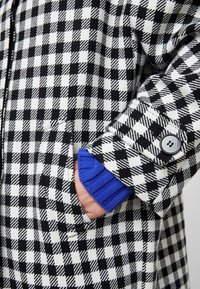 United Colors of Benetton Klassisk kappa / rock - black