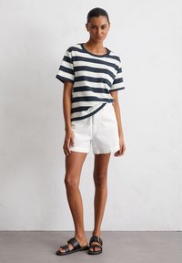 Thumbnail Image 2
