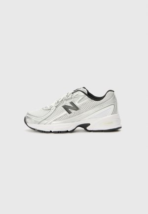 GR740 UNISEX - Sneakers basse - silver-coloured