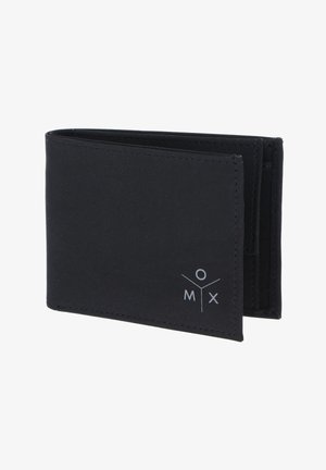 Portefeuille noir à deux volets avec bords cousus et petit logo géométrique blanc en bas à droite sur fond blanc.