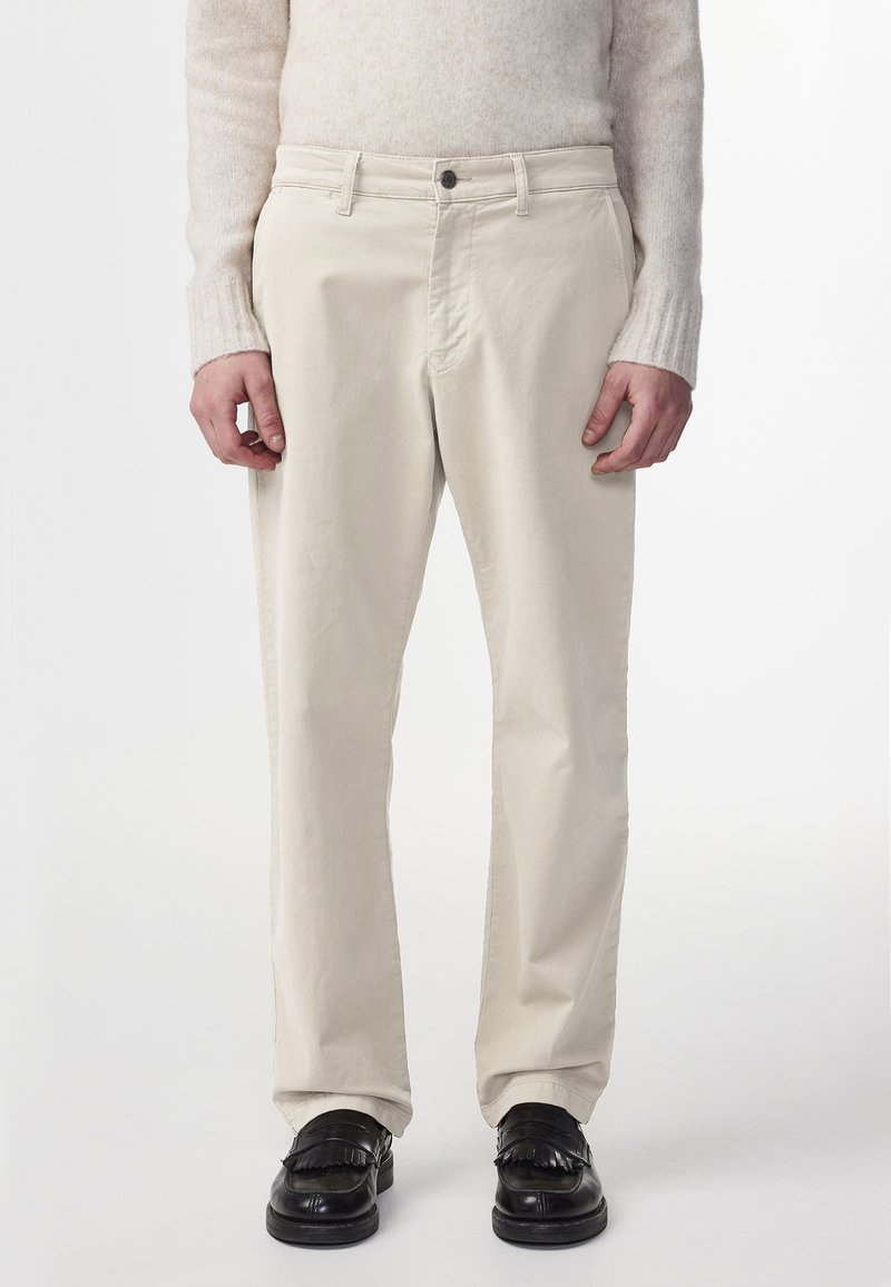 NN.07 ADEN - Chino - ivory