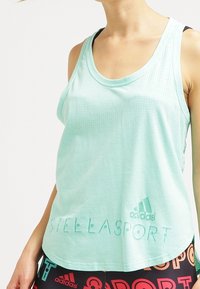 adidas Performance T-Shirt sport - green