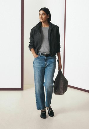 Next, - Sweter