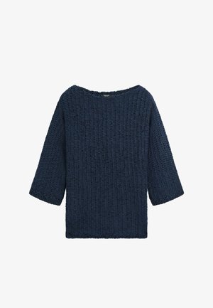 Granatowy teksturowany sweter z dzianiny z rękawami do połowy przedramienia i szerokim, okrągłym dekoltem.