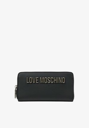 Portafoglio nero con una texture in pelle liscia, caratterizzato da un logo "LOVE MOSCHINO" in tono dorato sulla parte anteriore e una chiusura con zip laterale.