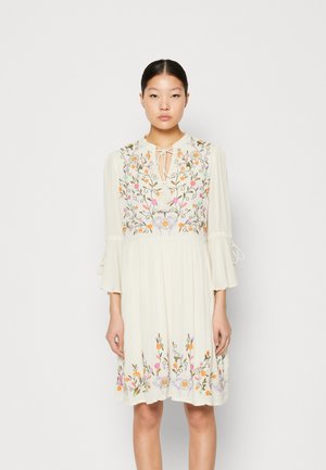 YAS YASCHELLA 3/4 TUNIC DRESS - Robe de jour - off white