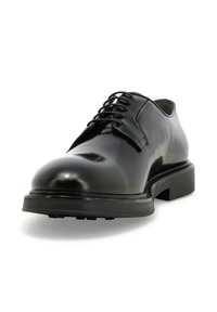 Scarpa oxford in pelle nera con finitura lucida, punta rotonda e lacci minimi sulla tomaia. Presenta una suola di larghezza media e tacco piatto.