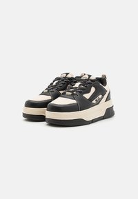 Buffalo JADE - Tenisice - black/cream