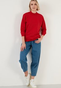 LELA HIGH COLLAR  - Sportska majica - red