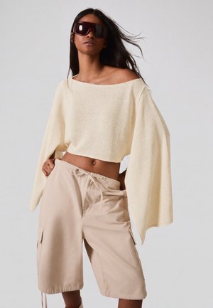 Bershka CAPE - CROPPED SWEATER - Strickpullover - sand