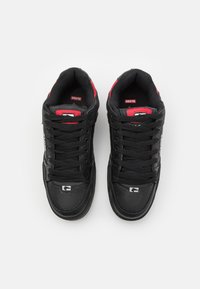 Globe TILT - Sapatilhas de skate - black/chilli