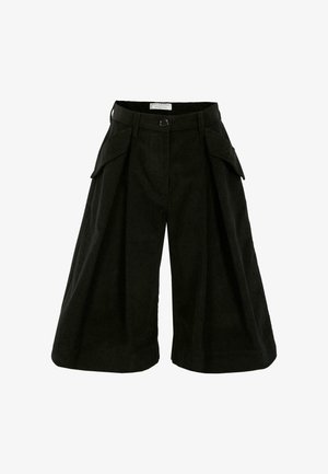 Zwarte wijde corduroy shorts tot op de knie met een voorste knoop, taillebandlussen en klepzakken aan de zijkanten.