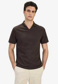 Sélectionné, dark brown