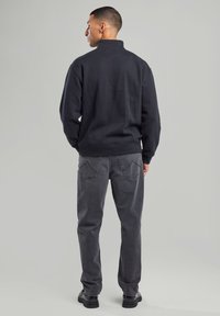 America Today DELTA - Vaqueros boyfriend - washed black