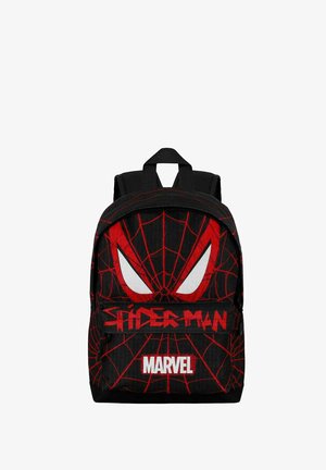 Mochila negra con diseño de Spider-Man que presenta grandes ojos blancos y un patrón de telaraña roja, texto rojo "SPIDER-MAN" y "MARVEL" en el panel frontal.