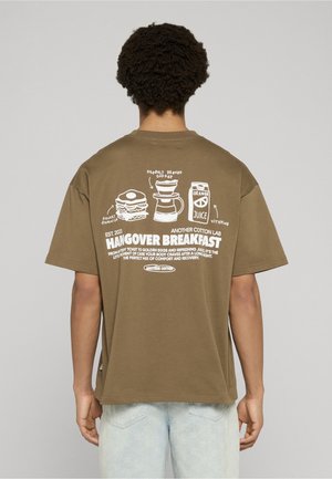 HANGOVER BREAKFAST - T-shirts med print - khaki