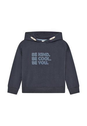 Marineblauwe hoodie met een capuchon met trekkoord, met de tekst "WEES VRIENDELIJK. WEES COOL. WEES JEZELF." in lichtblauw op de voorkant. Zachte stof en geribbelde manchetten.