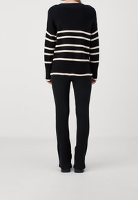 Vero Moda Maternity Stickad tröja - black