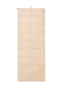 Beige slaapzak met een geprofileerd patroon, voorzien van een horizontaal nadenontwerp. Gladde textuur, lichtgewicht, met een logo aan de onderkant.