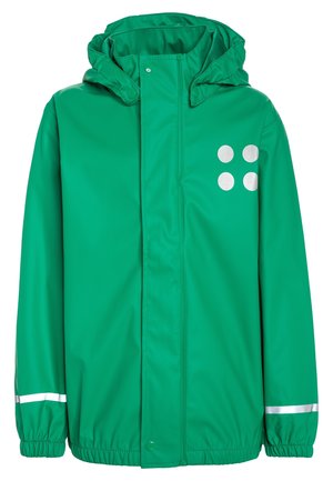 Veste de pluie verte à capuche avec logo réfléchissant à quatre points sur la poitrine et bandes réfléchissantes près des poignets, fermeture éclair à l'avant et boutons-pression.