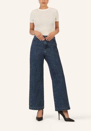 WEITE MIT KRISTALLSTEINEN - Jeans Straight Leg - mittelblau