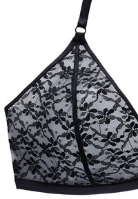 Schwarzer Spitzen-Bralette mit dreieckigen Schalen, die mit floralen Mustern verziert sind, transparenter Textur und verstellbaren Trägern. Weicher, elastischer Bund am Saum.