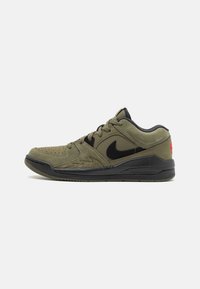 Unselected, medium olive/black/university red/sail