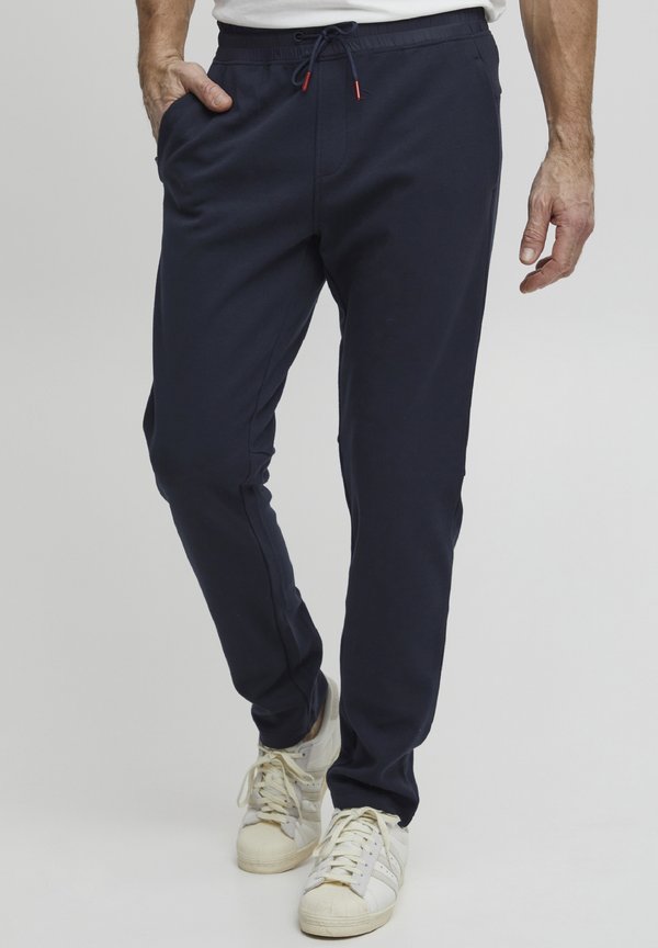 FQKJELLO REGULAR FIT - Tracksuit bottoms - salute