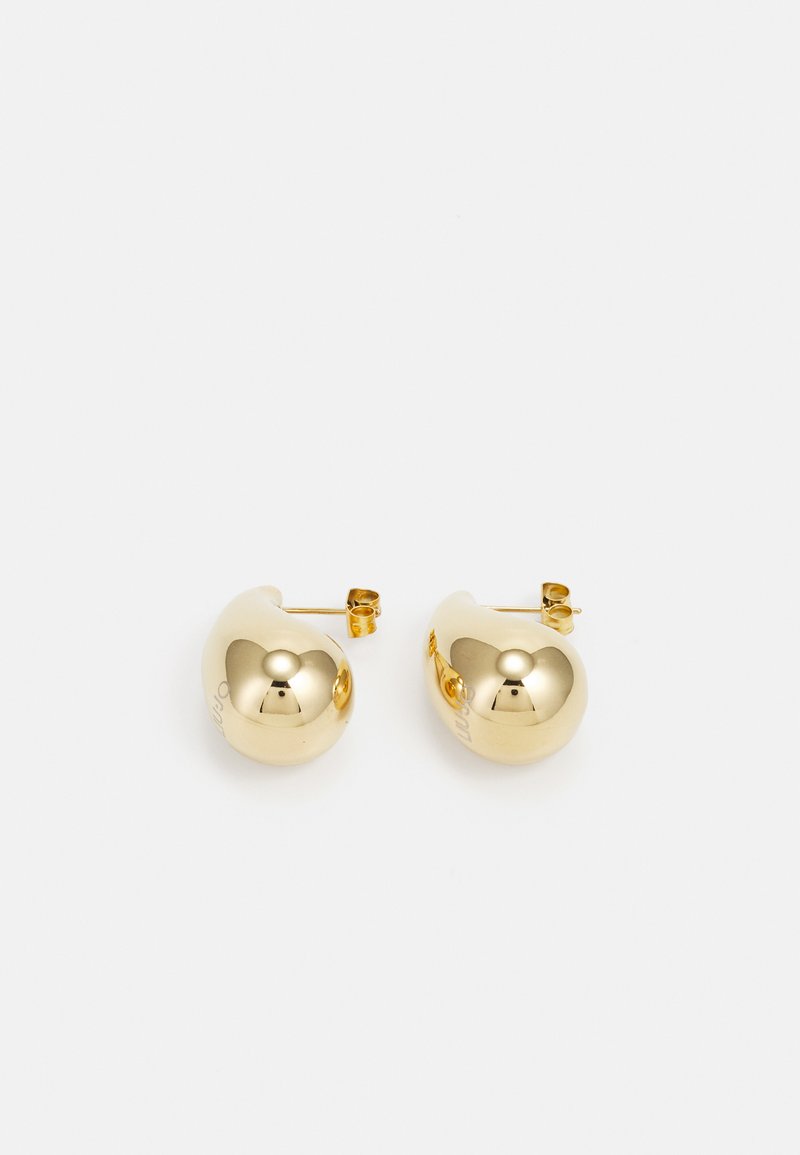 Brincos de ouro em forma de esfera suave e arredondada, com uma superfície brilhante; apresentam um pequeno pino para um fecho seguro.