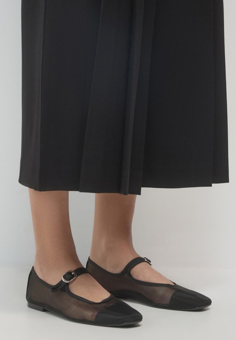 Calliope - A RETE - Ankle strap ballet pumps - ultrablack, Enlarge