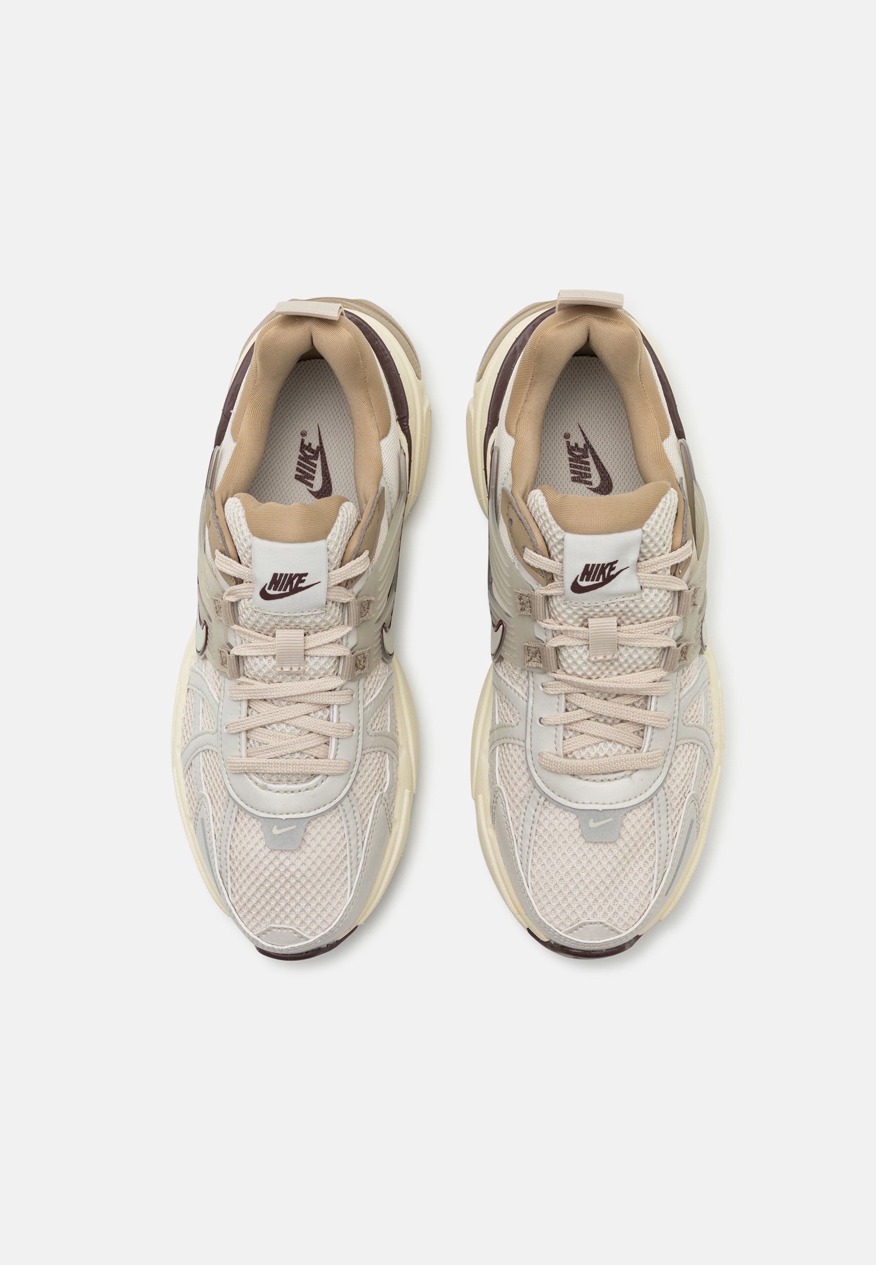 大人気 ☆NIKE☆ V2K RUN LIGHT OREWOOD BROWN KHAK Nike WMNS V2K Run - Light Orewood Brown / Light Bone / Khaki