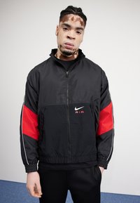 Nike Sportswear - AIR TRACKTOP - Sportinė striukė - black/university red Miniatiūros vaizdas 1