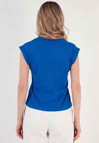 LELA T-shirt basic - royal blue