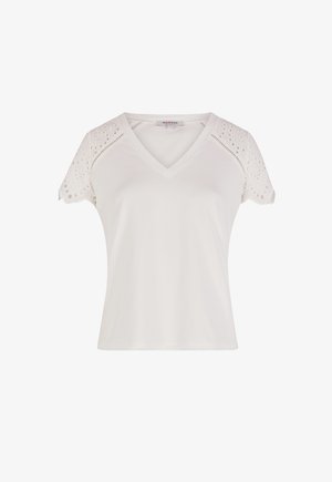 Hvid V-hals T-shirt med korte ærmer, der har udsnit af blomsterbroderi. Lavet af blødt stof, har den en afslappet pasform og en glat overflade.