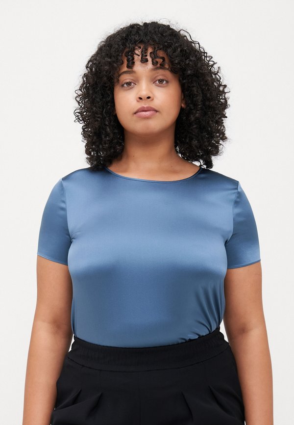 Basic T-shirt - winter sky