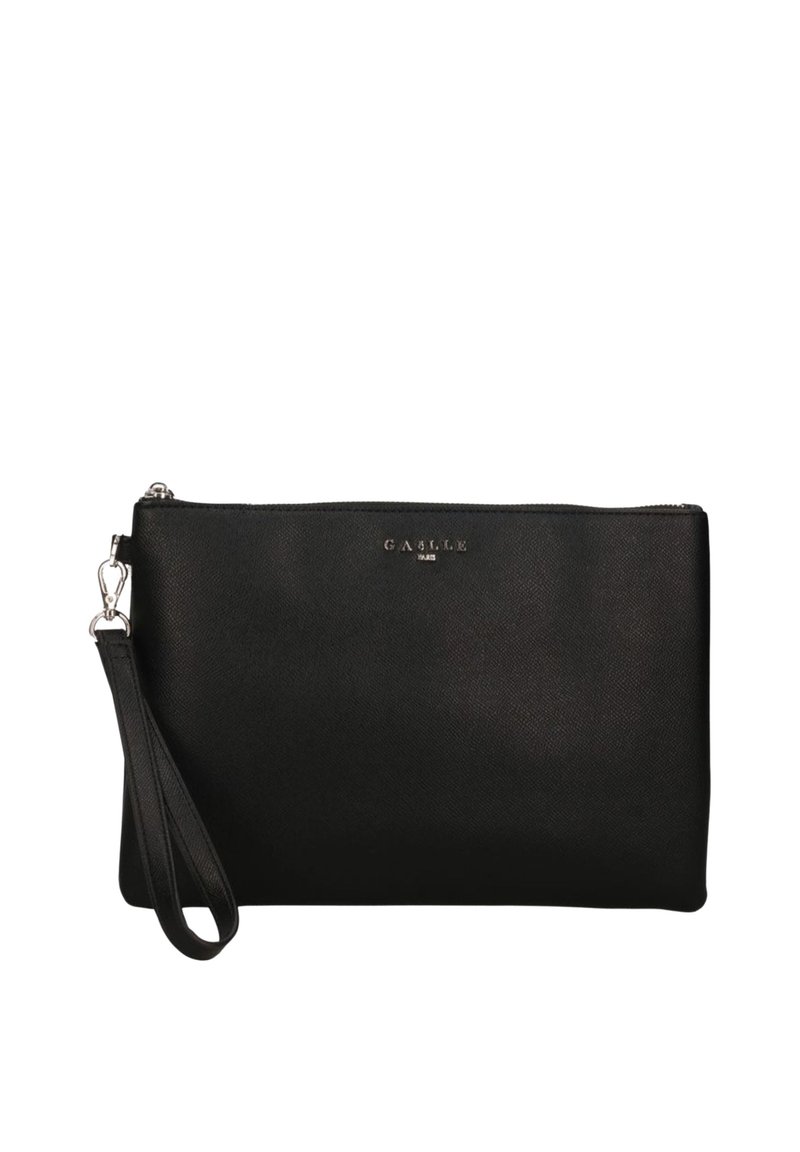 Clutch nera realizzata in materiale testurizzato, con chiusura a zip superiore, strapolo da polso e dettaglio del logo impresso. Forma rettangolare semplice.