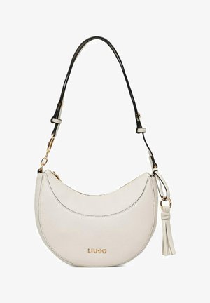 Bolso de cuero blanco en forma de media luna con correa negra ajustable, logo dorado "LIU·JO", herrajes dorados, cierre de cremallera y un adorno de borla al costado.