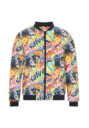 Farverig bomberjakke med en blanding af grafiske mønstre og tekst, primært i rød, gul, grøn og blå, med en solid sort ribbede krave og manchetter.