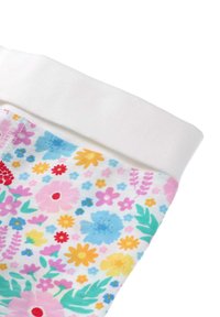 Kleurige katoenstof met bloemmotief en een witte elastische tailleband; bevat verschillende bloemen in roze, blauw, geel en groene tinten.