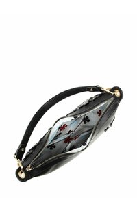 Černá kožená kabelka přes rameno s květinovými výřezy, má zipové zapínání a látkový vnitřek s vícebarevnými květinovými vzory.