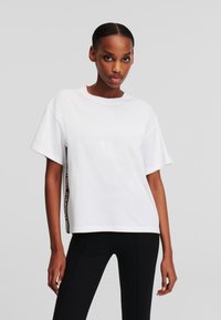 KARL LAGERFELD LOGO TAPE - Apdrukāts T-krekls - white