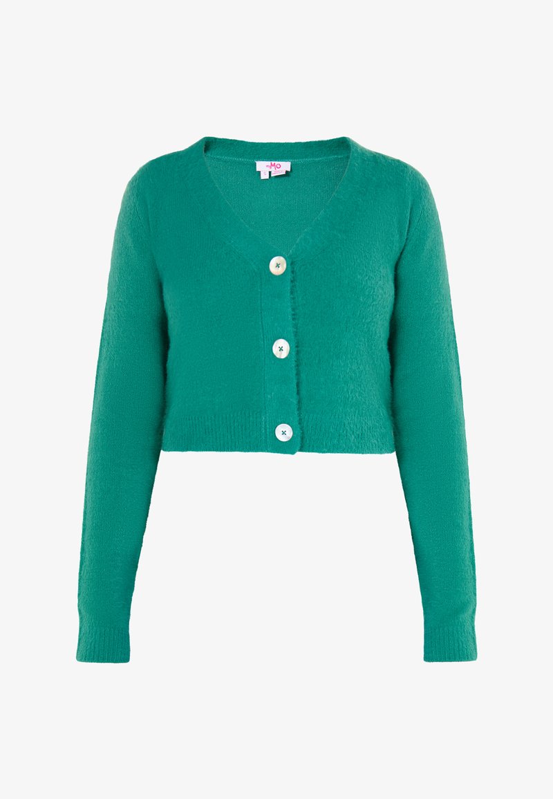 Zelený krátký kardigan vyrobený z měkkého materiálu, s výstřihem do V, dlouhými rukávy a čtyřmi krémovými knoflíky na přední straně.