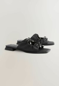 STANDARD - FOREVER COMFORT DOUBLE BOW - Pantoletai - black